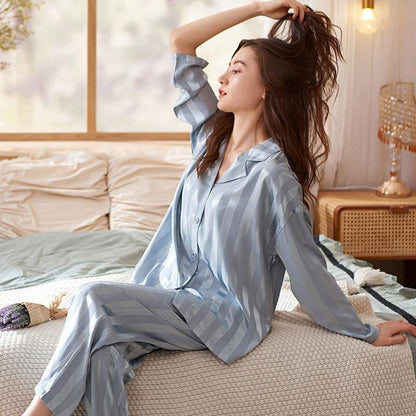 Christabel – Satijnen Pyjama Set met Strepen