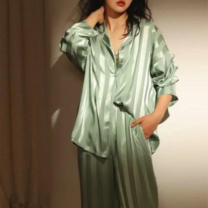 Christabel – Satijnen Pyjama Set met Strepen