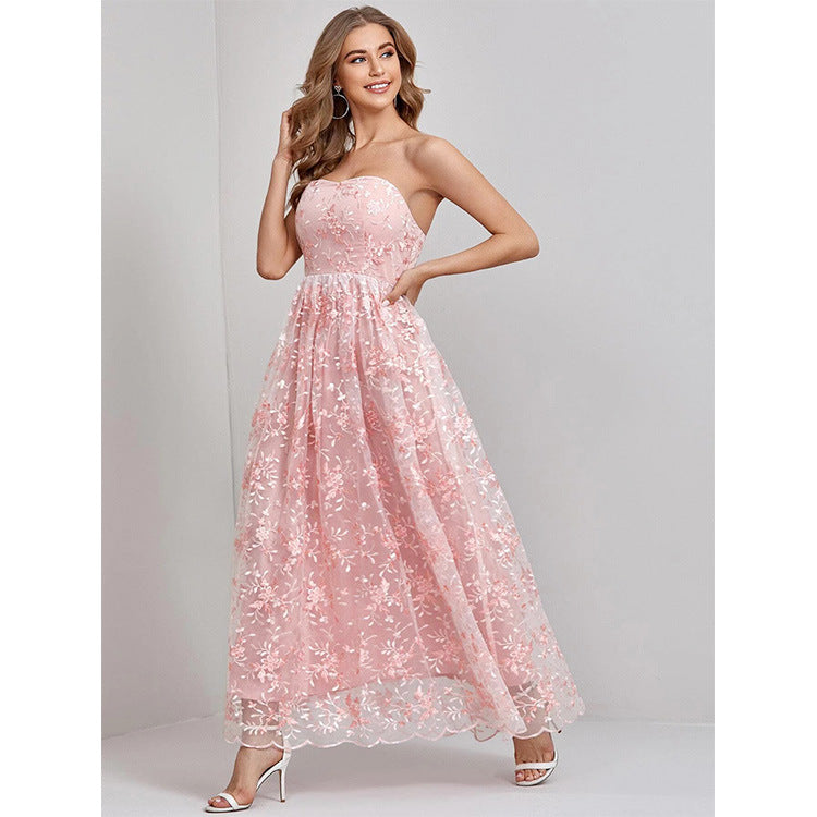 Lubica - Strapless Avondjurk met Geborduurde Kant en Vloeiende Rok