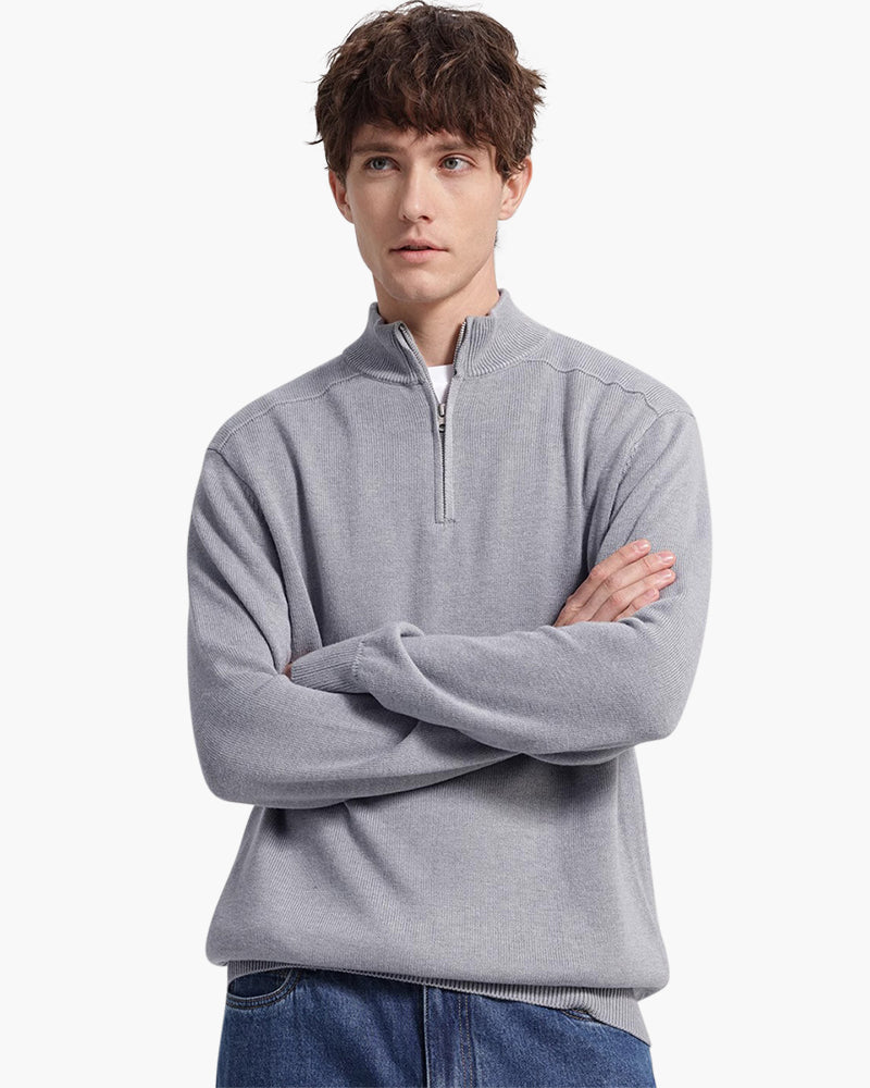 Tijdloze 3 Delige Set met Ronde Zonnebril Suède Loafers en Half Zip Trui Lichtgewicht