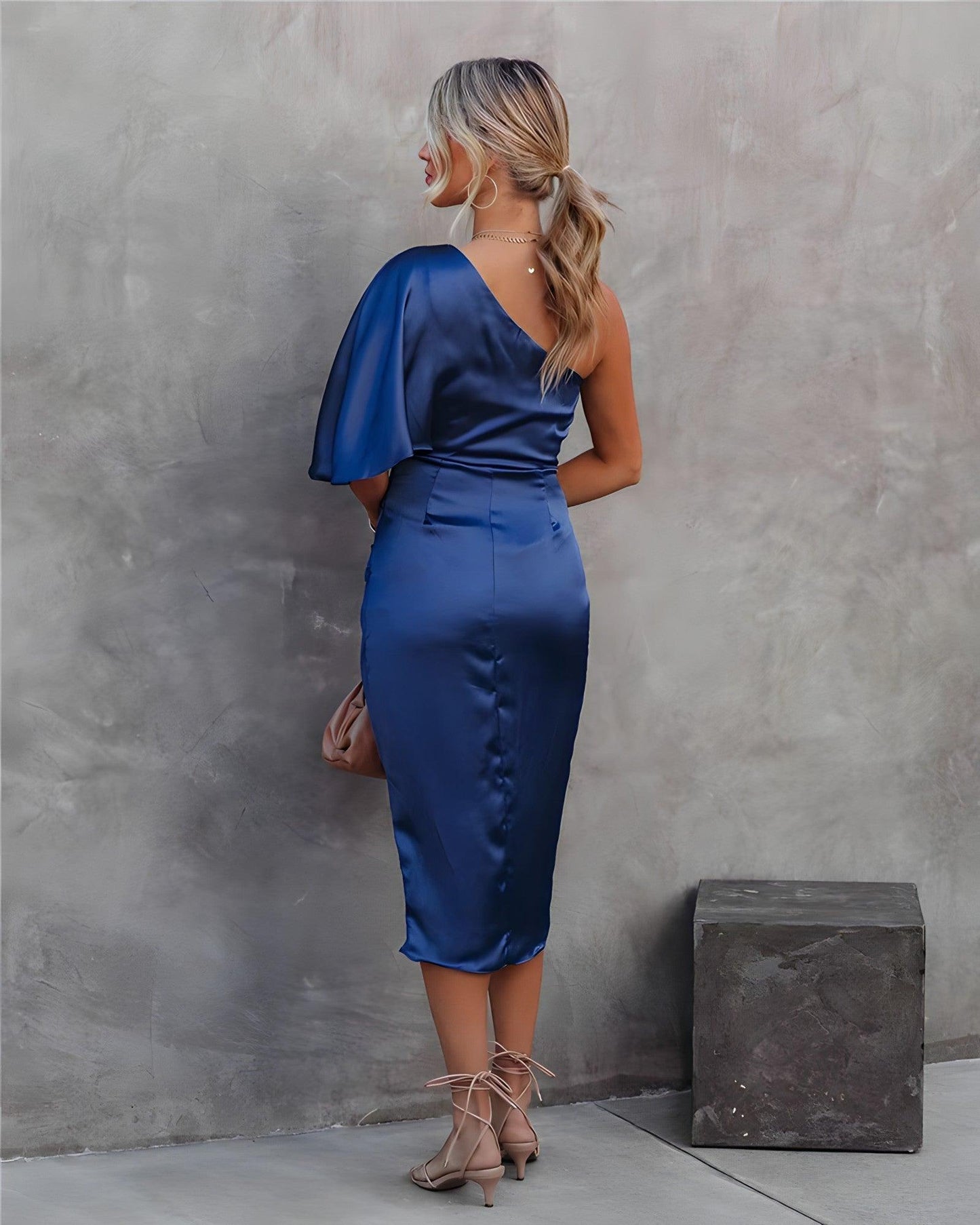 Suzanne - Satijnen One Shoulder Feestjurk met Split