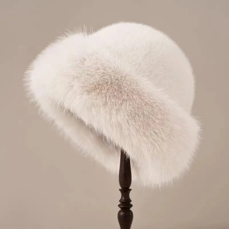 Warme Chique Winterhoed Met Zachte Nepbontafwerking Voor Vrouwen
