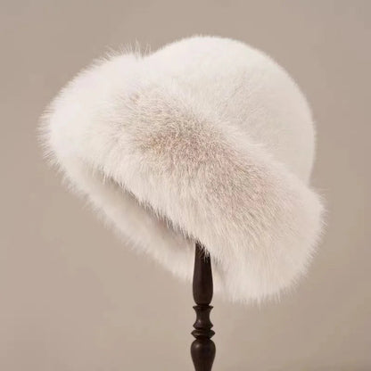 Warme Chique Winterhoed Met Zachte Nepbontafwerking Voor Vrouwen