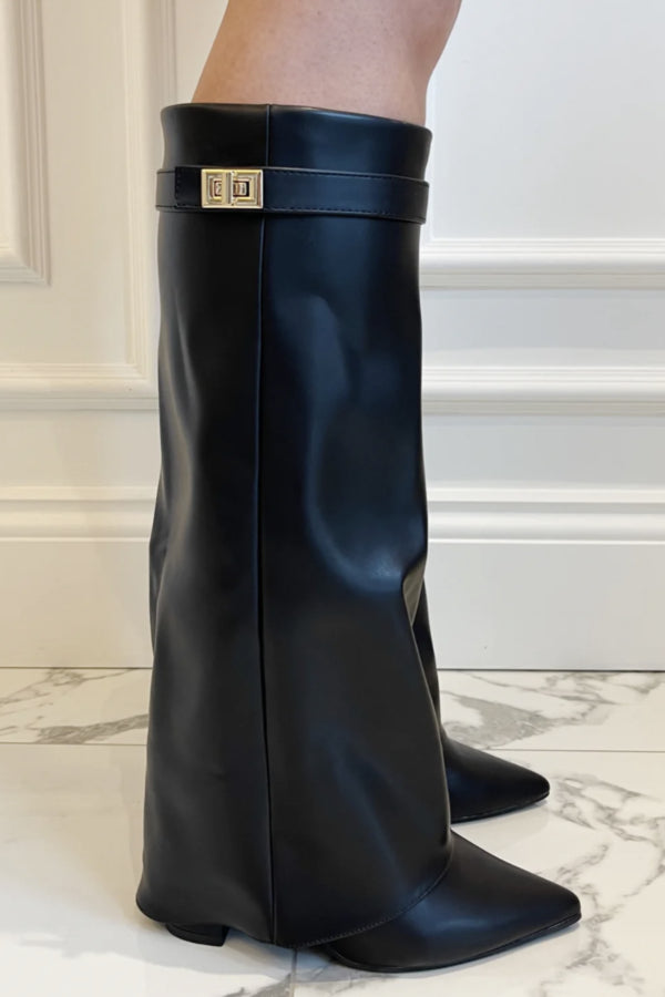 Anaïs - Hoge laarzen met flap en uniek design