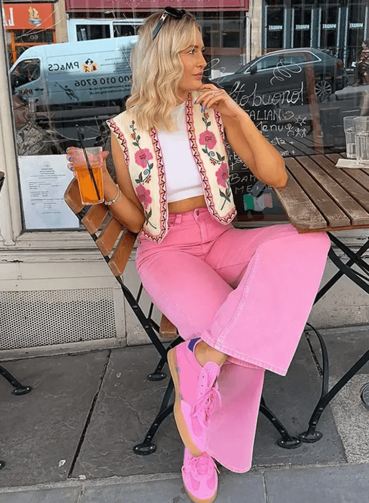 Fiora – Geborduurd Zomervest met Bloemenmotief voor Dames
