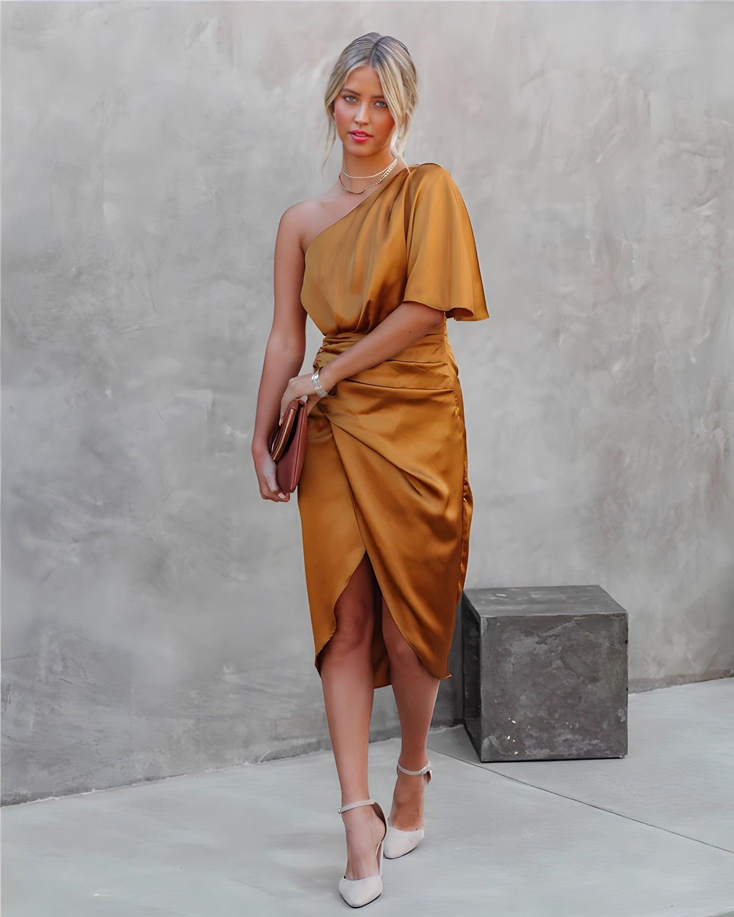 Suzanne - Satijnen One Shoulder Feestjurk met Split