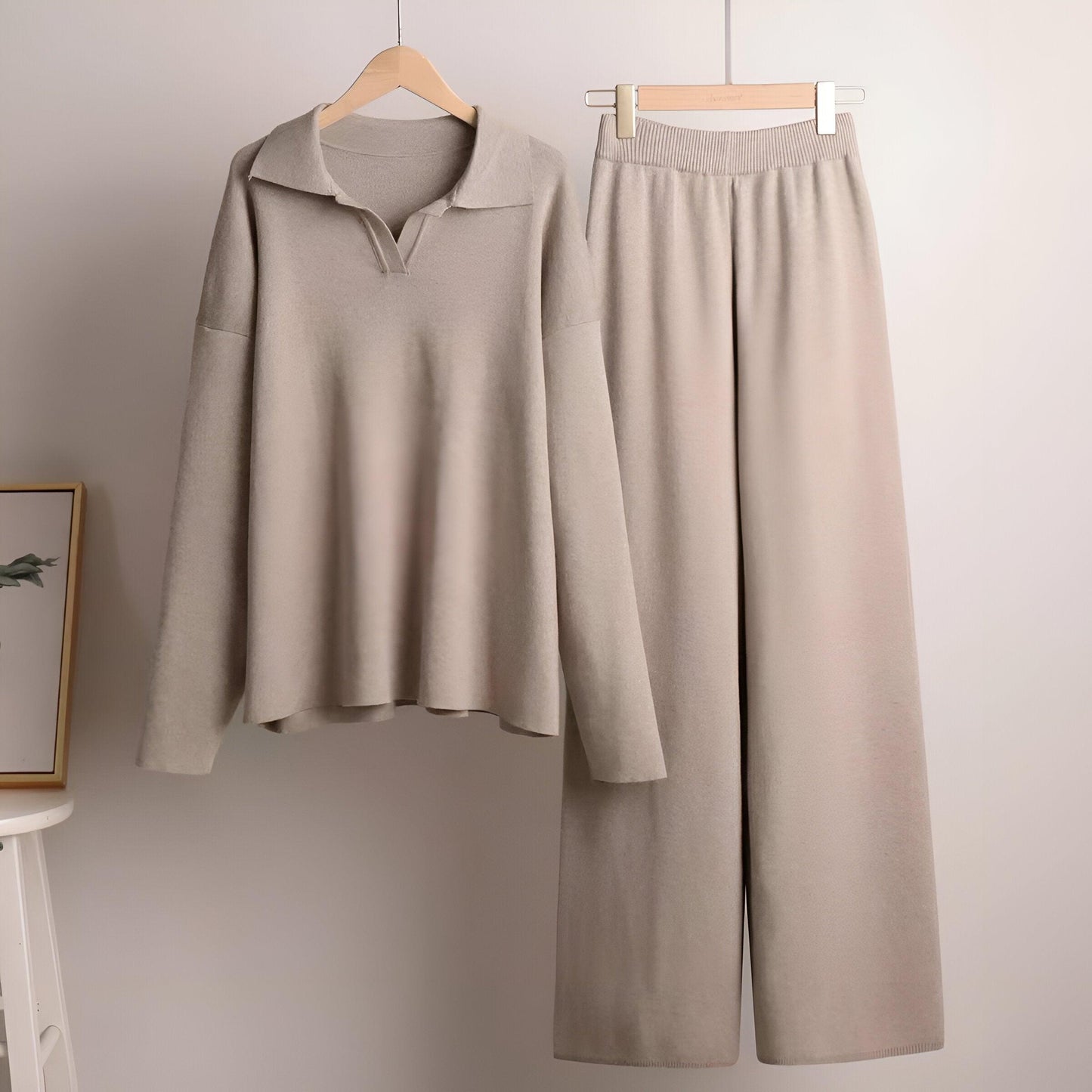Idalie - Comfortabele Set met V-Hals en Wijdere Pijpen voor Dames