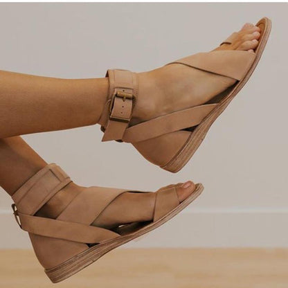 Esmé - Sandalen met kruisbandje en teenring