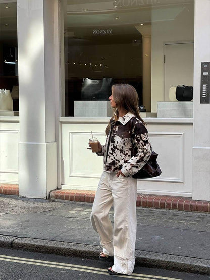 Melany - Trendy Korte Jas met Bruin-Witte Cowprint voor Dames
