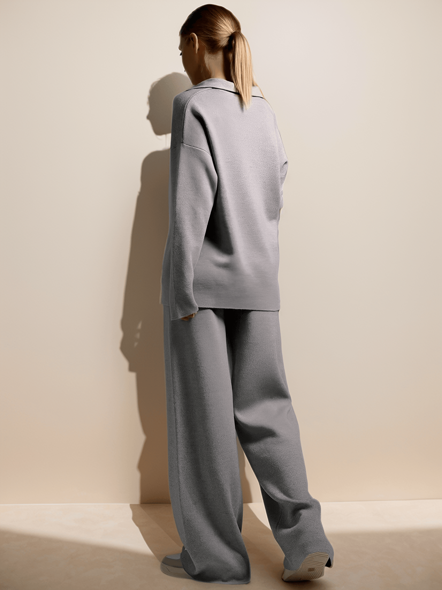 Idalie - Comfortabele Set met V-Hals en Wijdere Pijpen voor Dames