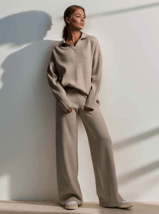 Idalie - Comfortabele Set met V-Hals en Wijdere Pijpen voor Dames