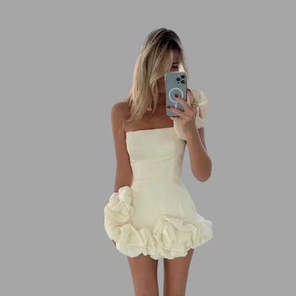 Chelsea - Strapless Cocktailjurk met Bloemdetails