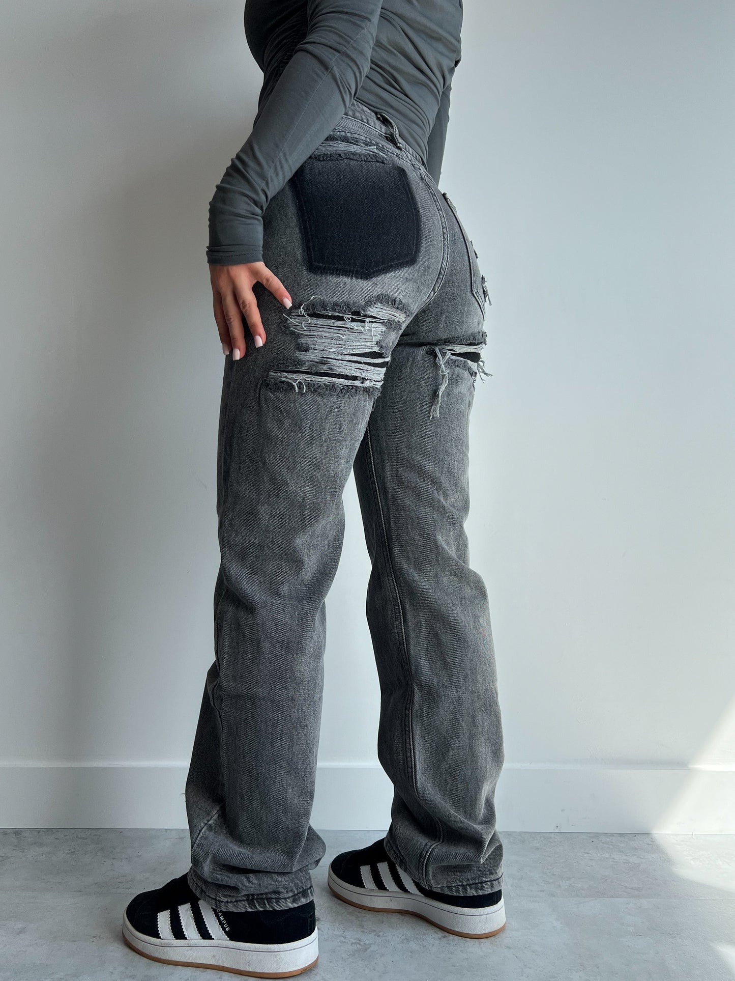 Trendy High Waist Jeans Voor Dames Met Ripped Details En Rechte Pijpen