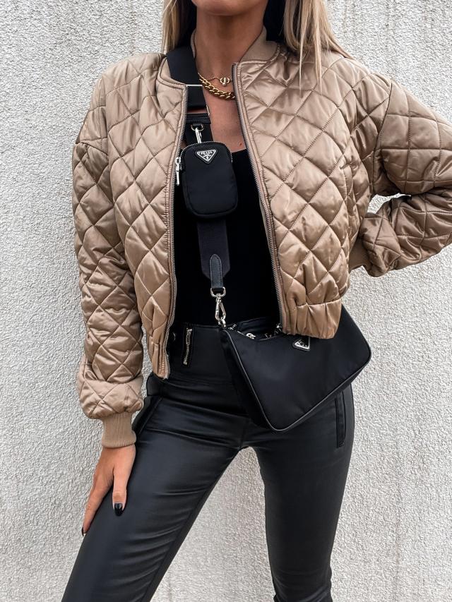 Renata - Trendy Dames Bomberjack met Glanzende Afwerking en Rits