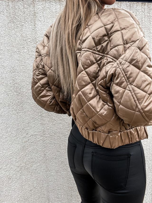 Renata - Trendy Dames Bomberjack met Glanzende Afwerking en Rits