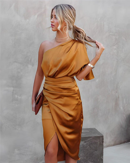Suzanne - Satijnen One Shoulder Feestjurk met Split
