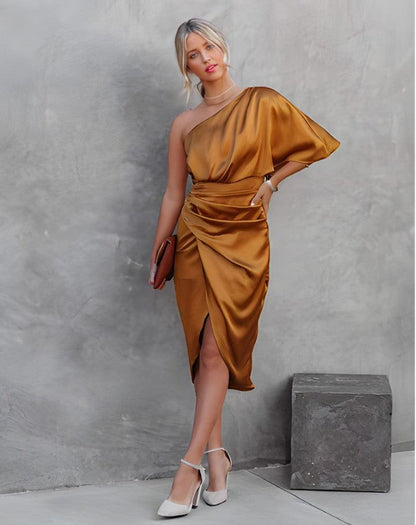 Suzanne - Satijnen One Shoulder Feestjurk met Split