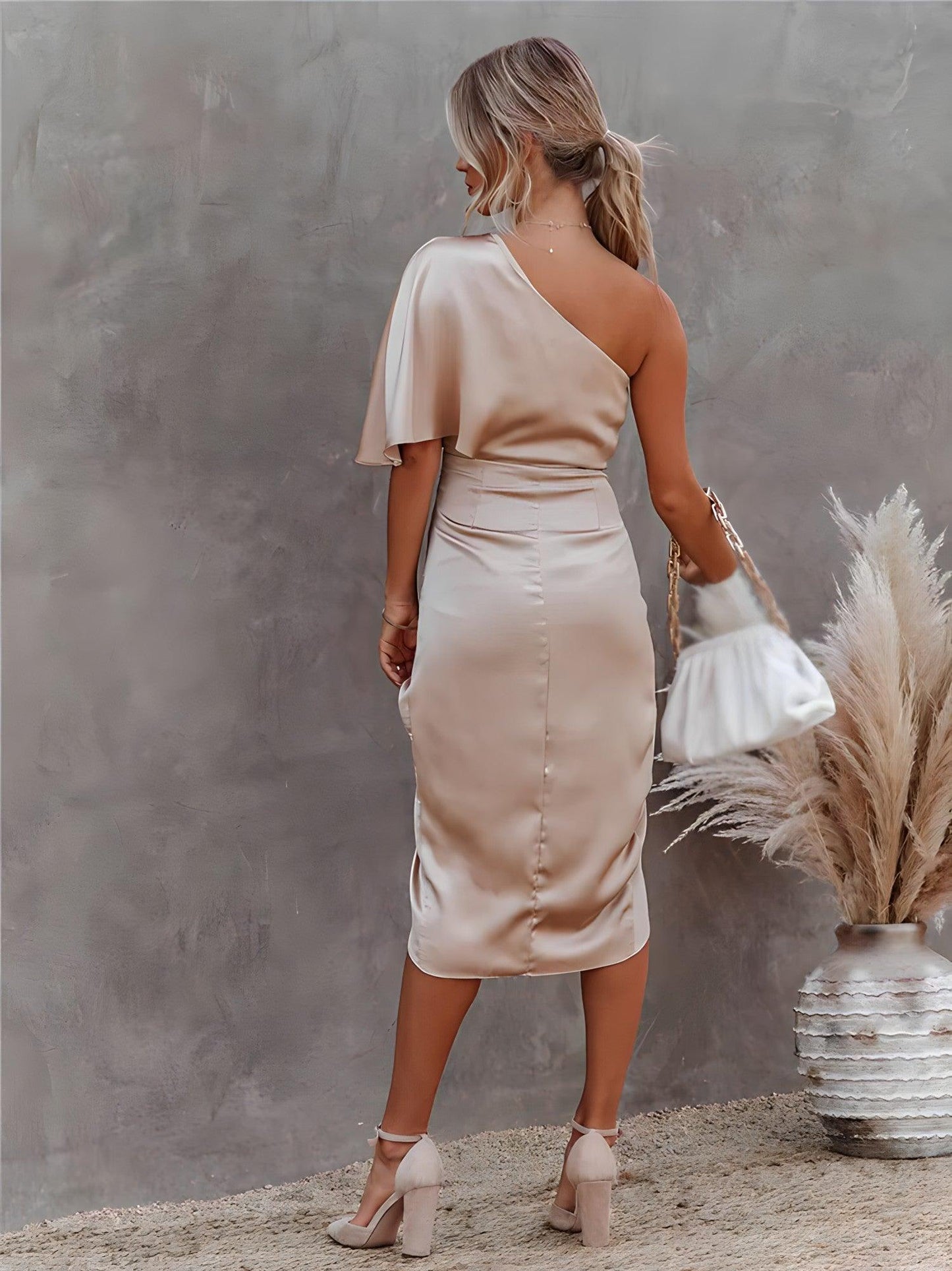 Suzanne - Satijnen One Shoulder Feestjurk met Split