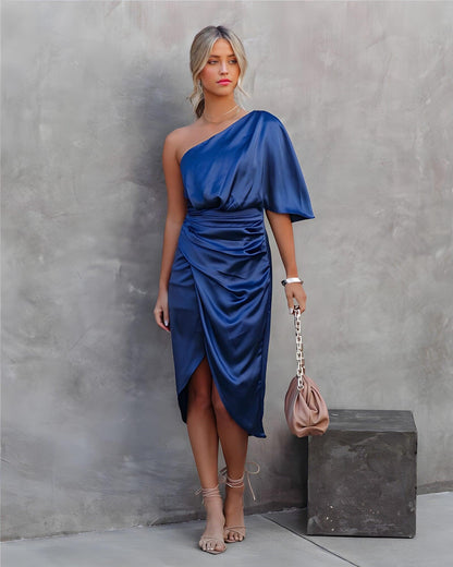 Suzanne - Satijnen One Shoulder Feestjurk met Split