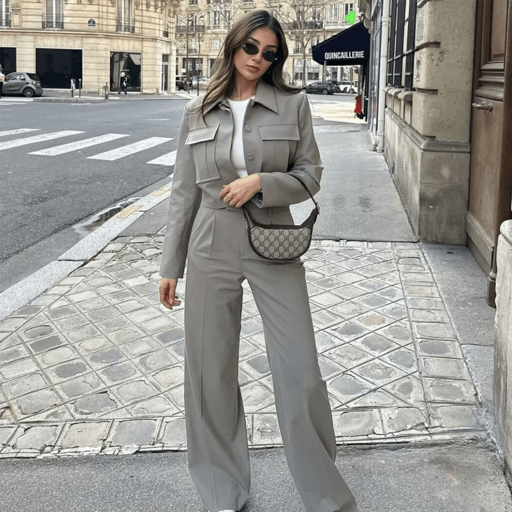 Cecilia - Tweedelige Set in Neutrale Tint met Jasje en Pantalon voor Dames