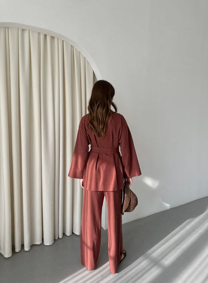 Emília - Loungewear Set met Wijde Mouwen en Ceintuur