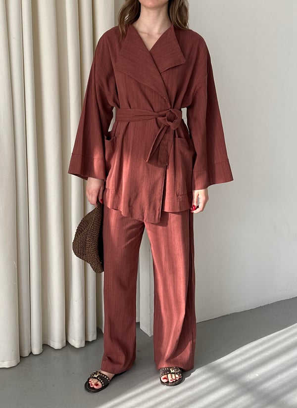 Emília - Loungewear Set met Wijde Mouwen en Ceintuur