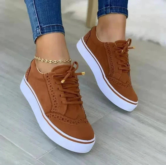 Noelle - Casual Sneakers met Brogue Detailing voor dames