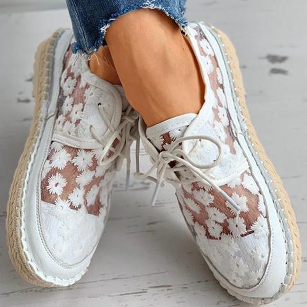 Aeliana - Ademende kanten sneakers met bloemenborduursel voor dames