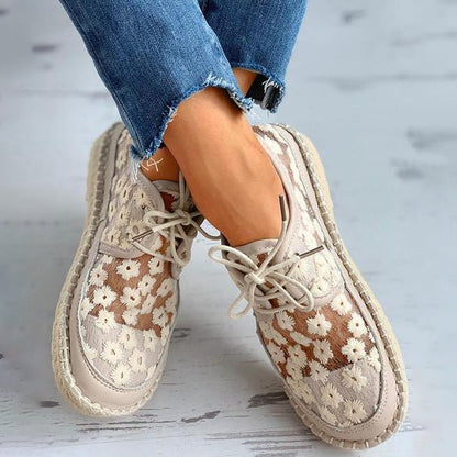 Aeliana - Ademende kanten sneakers met bloemenborduursel voor dames