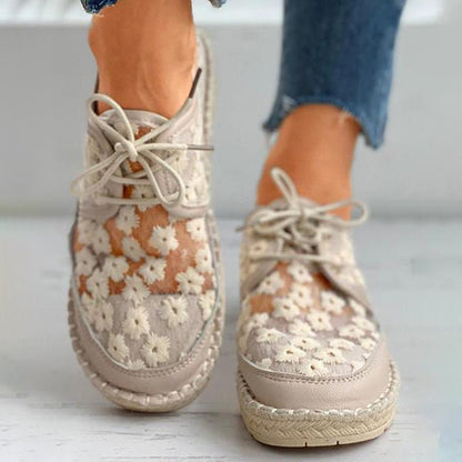 Aeliana - Ademende kanten sneakers met bloemenborduursel voor dames