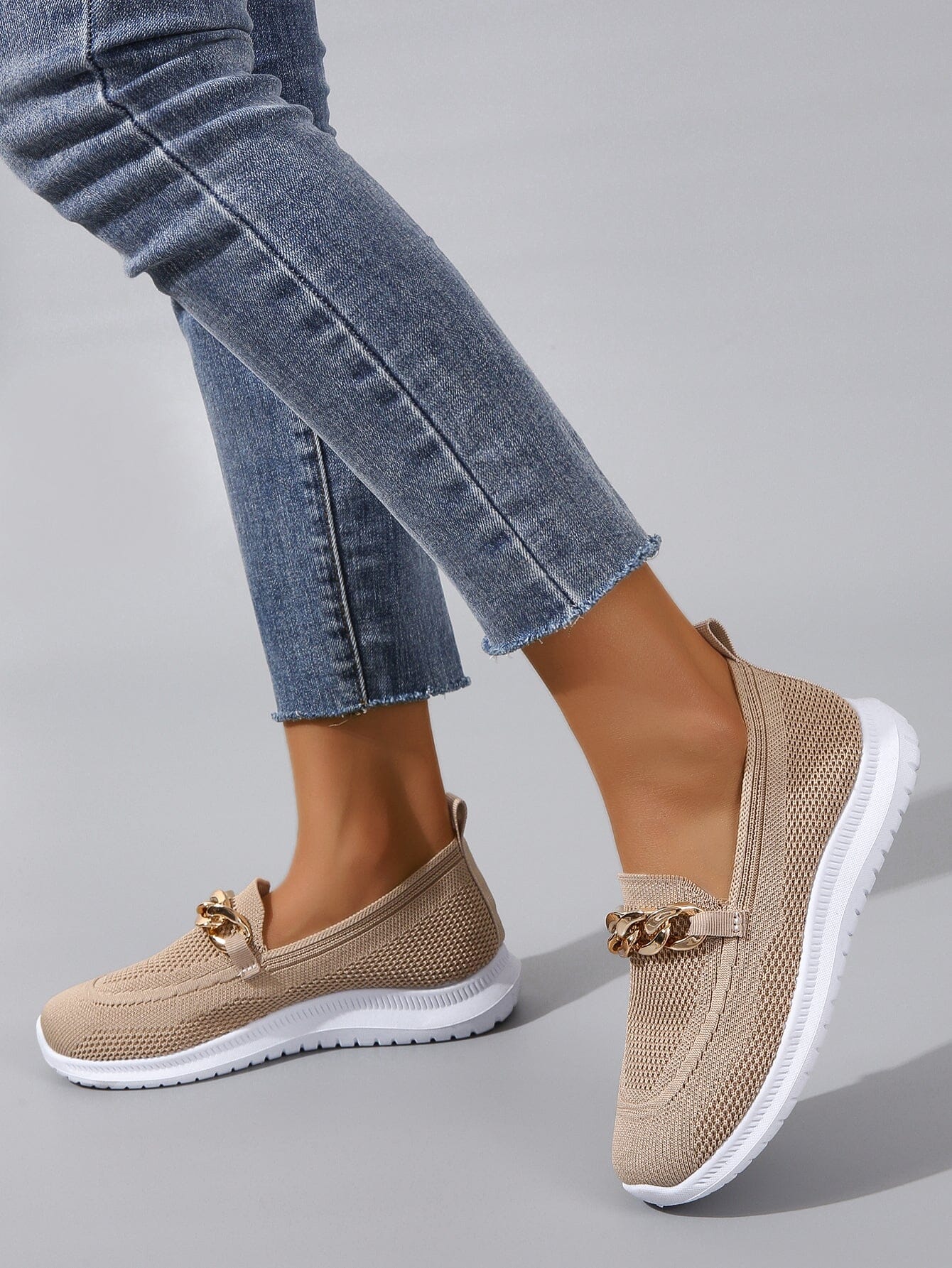 Lotte - Gebreide Slip-On Sneakers met Goudkleurige Ketting